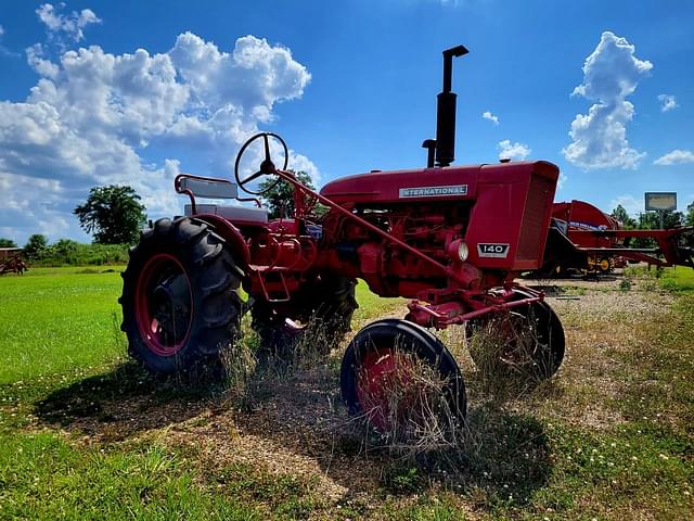 Image of International Harvester 140 equipment image 3