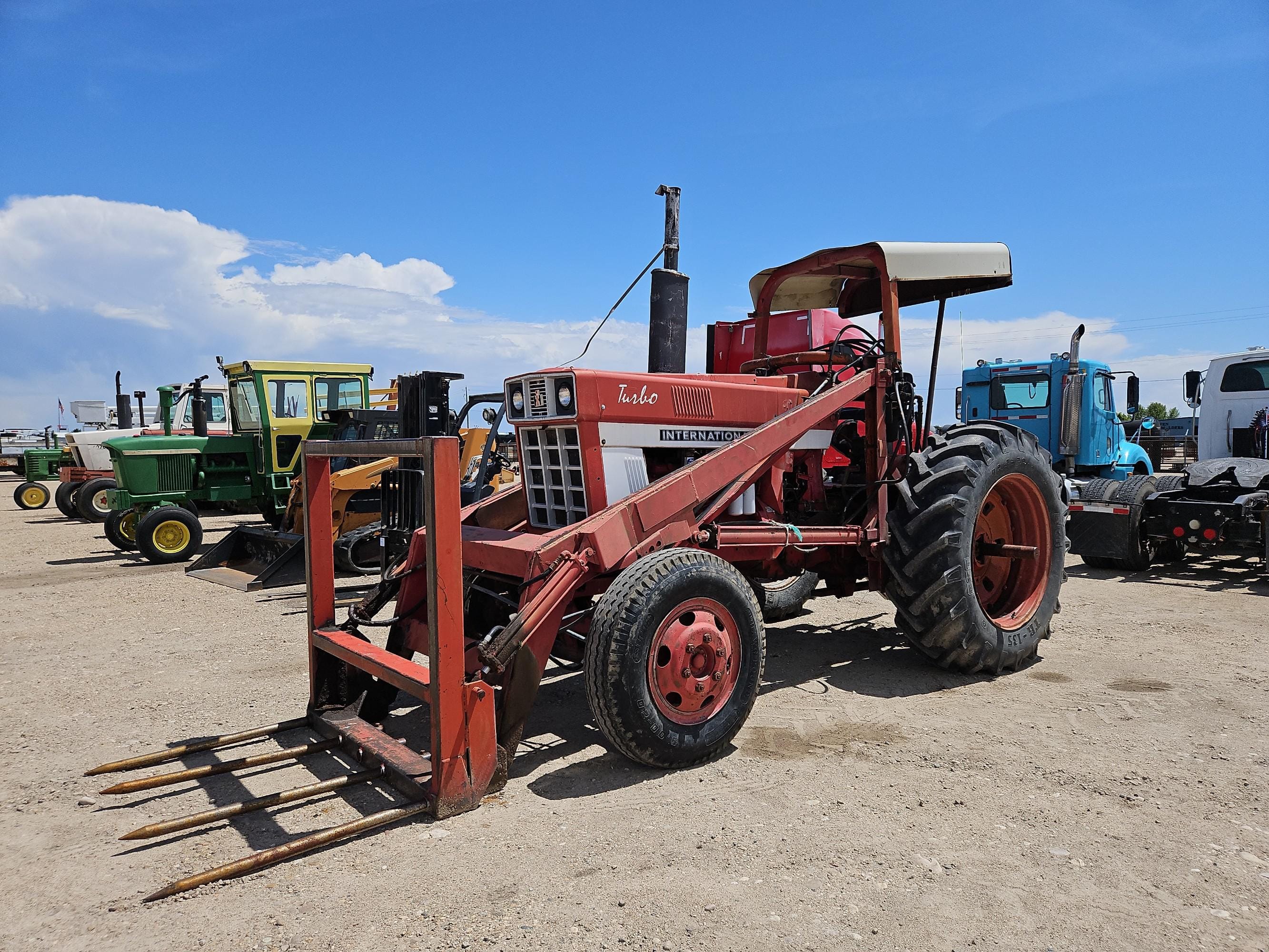 Main image International Harvester 1066