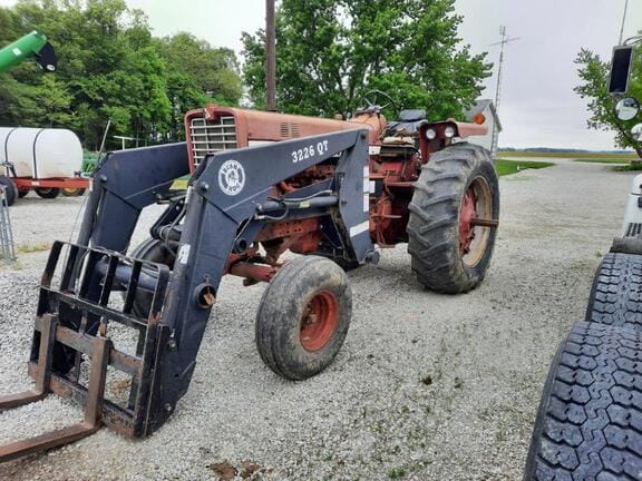 Main image International Harvester 856