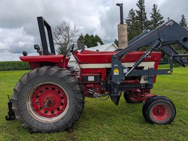 Image of International Harvester 966 equipment image 2