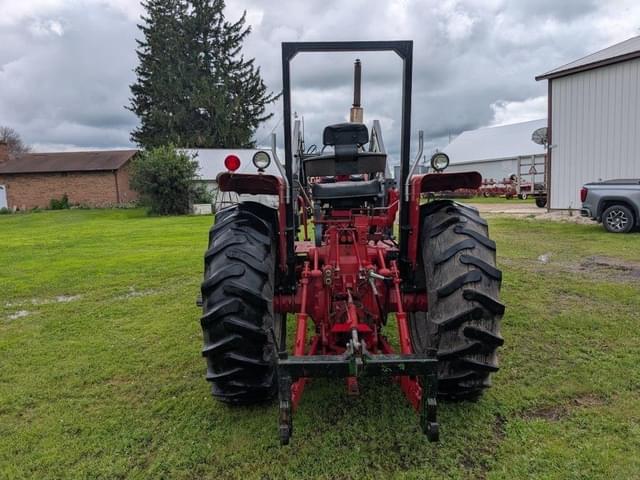 Image of International Harvester 966 equipment image 4