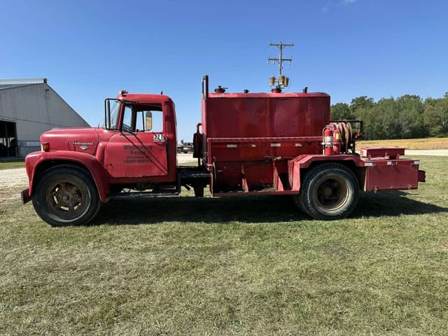 Image of International Loadstar 1600 equipment image 1