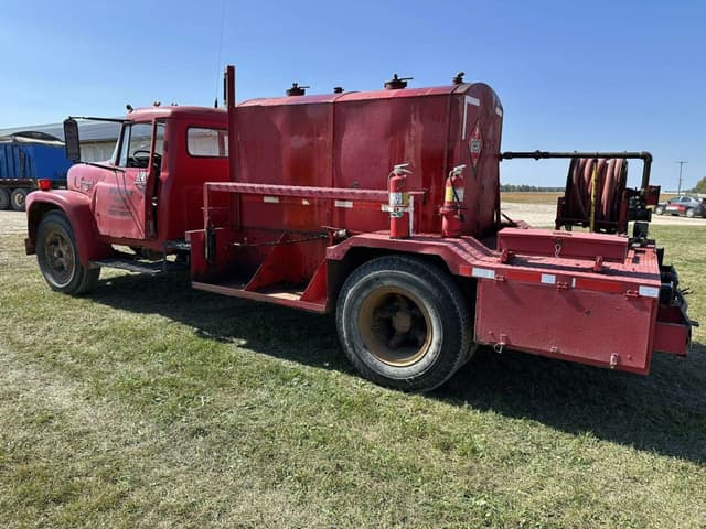 Image of International Loadstar 1600 equipment image 2