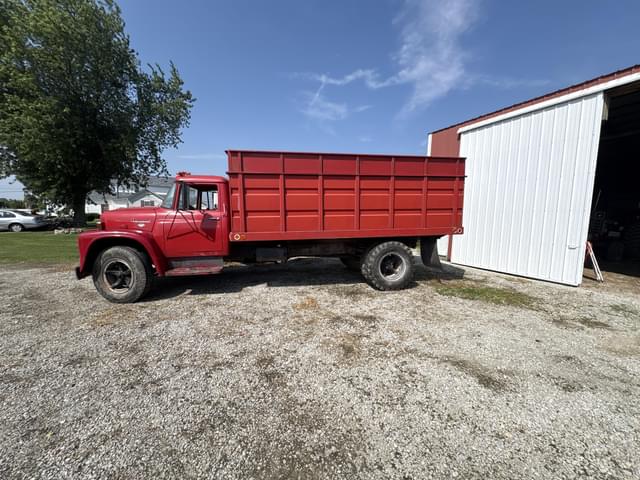 Image of International Loadstar 1600 equipment image 1