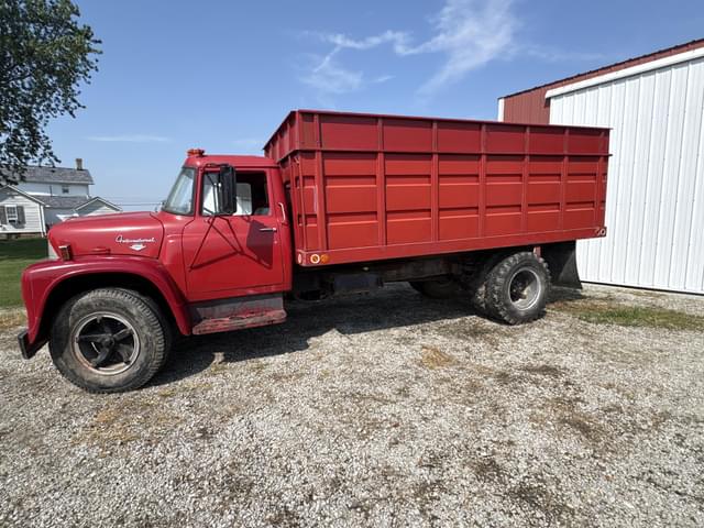 Image of International Loadstar 1600 equipment image 2
