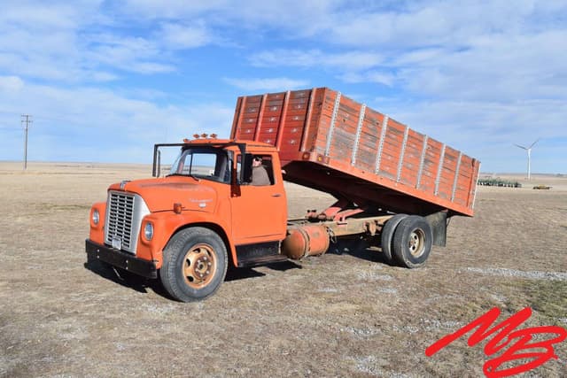 Image of International Loadstar 1600 equipment image 1