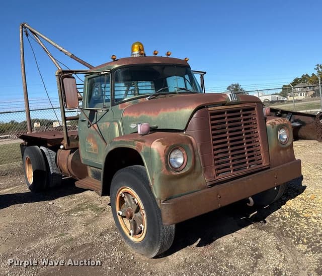 Image of International Loadstar 1800 equipment image 2