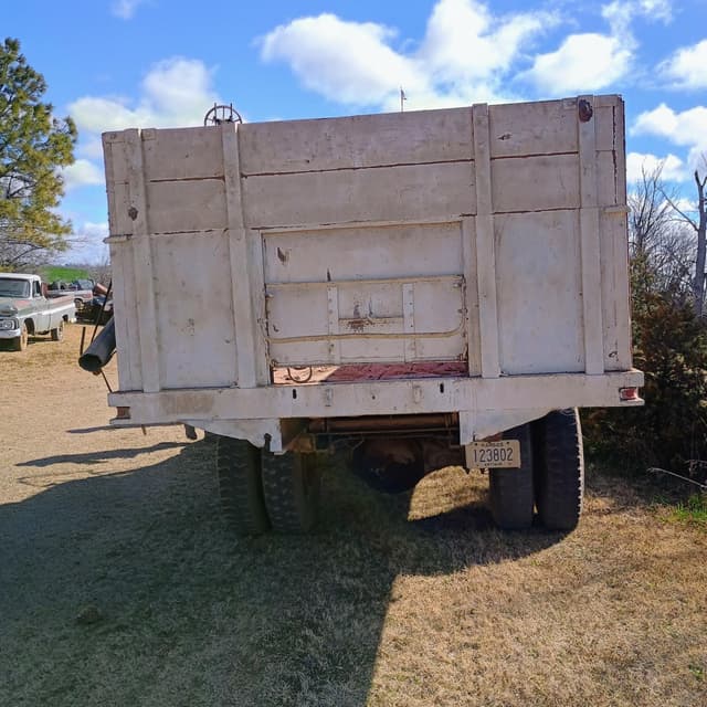 Image of International Loadstar equipment image 2