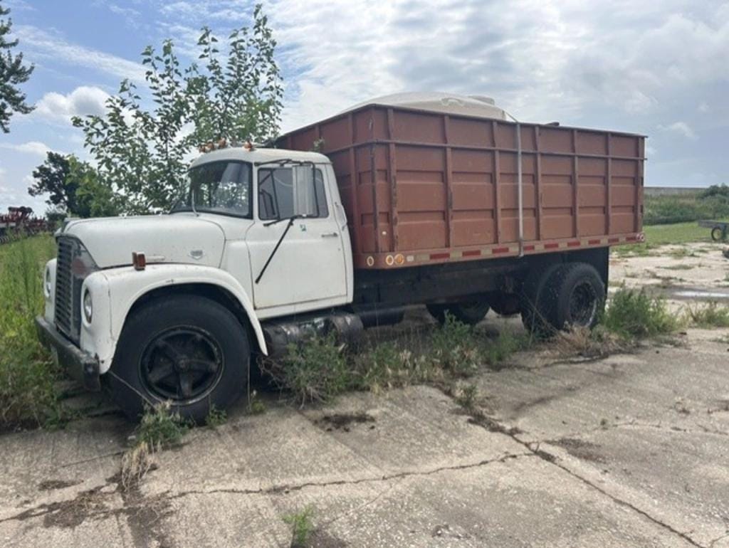 1971 International Loadstar Equipment Image0