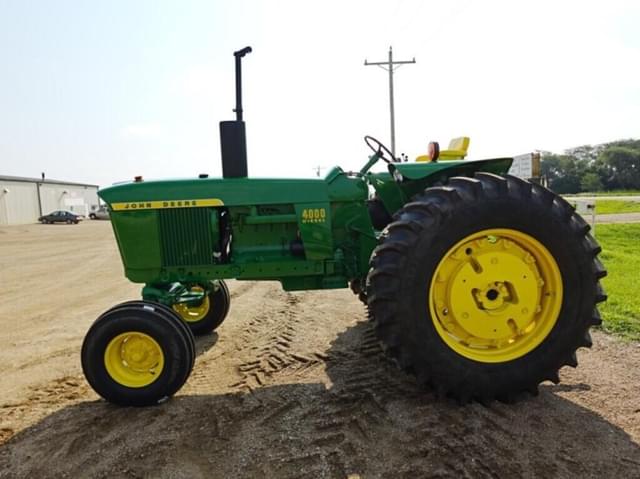 Image of John Deere 4000 equipment image 3