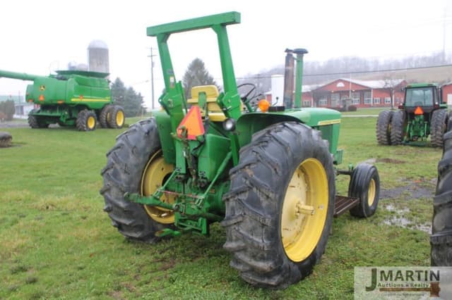 Image of John Deere 4320 equipment image 2