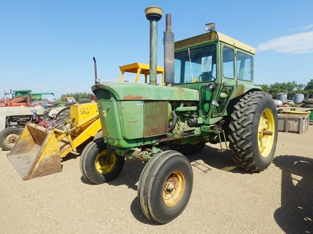 1971 John Deere 4320 Equipment Image0