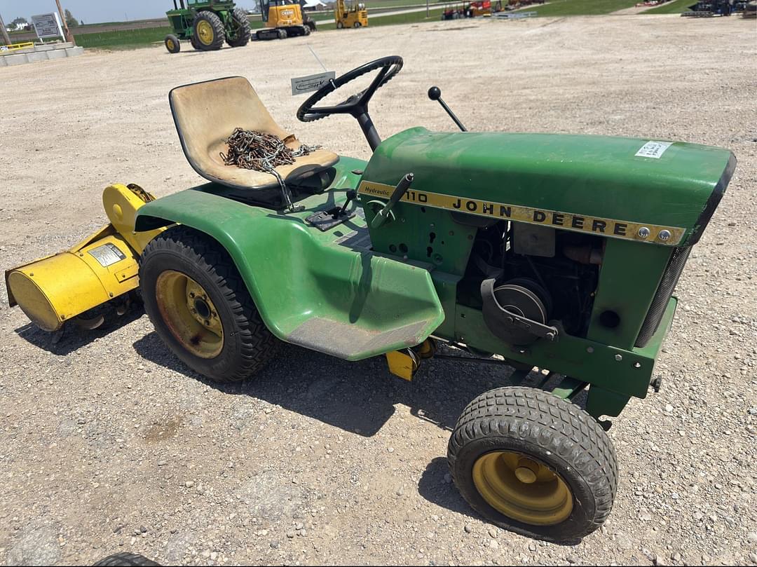 Image of John Deere 110 Primary image