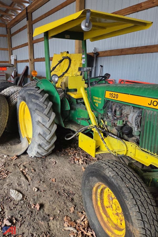 Image of John Deere 1520 Primary image