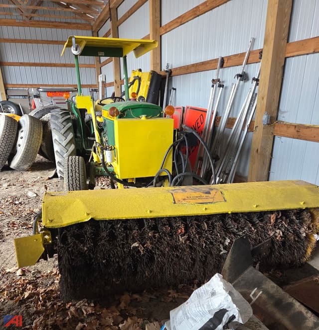 Image of John Deere 1520 equipment image 1