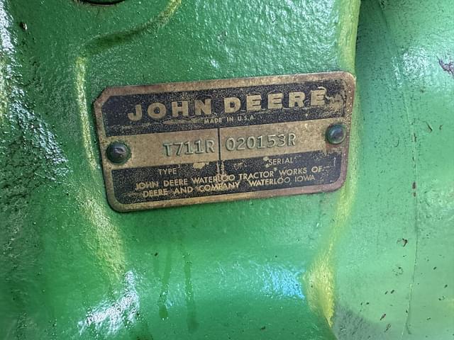 Image of John Deere 2520 equipment image 1