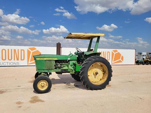 Image of John Deere 2520 equipment image 1