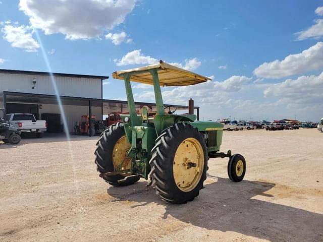 Image of John Deere 2520 equipment image 4