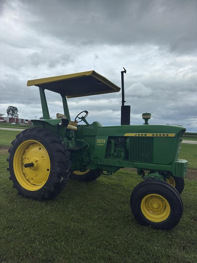 Image of John Deere 3020 equipment image 1