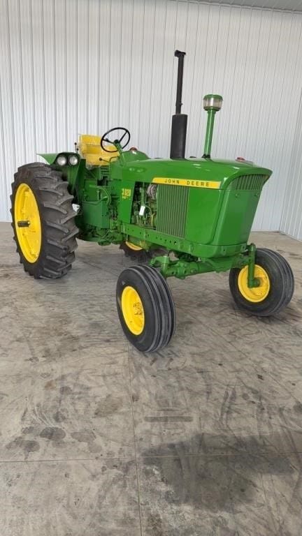 1971 John Deere 3020 Equipment Image0