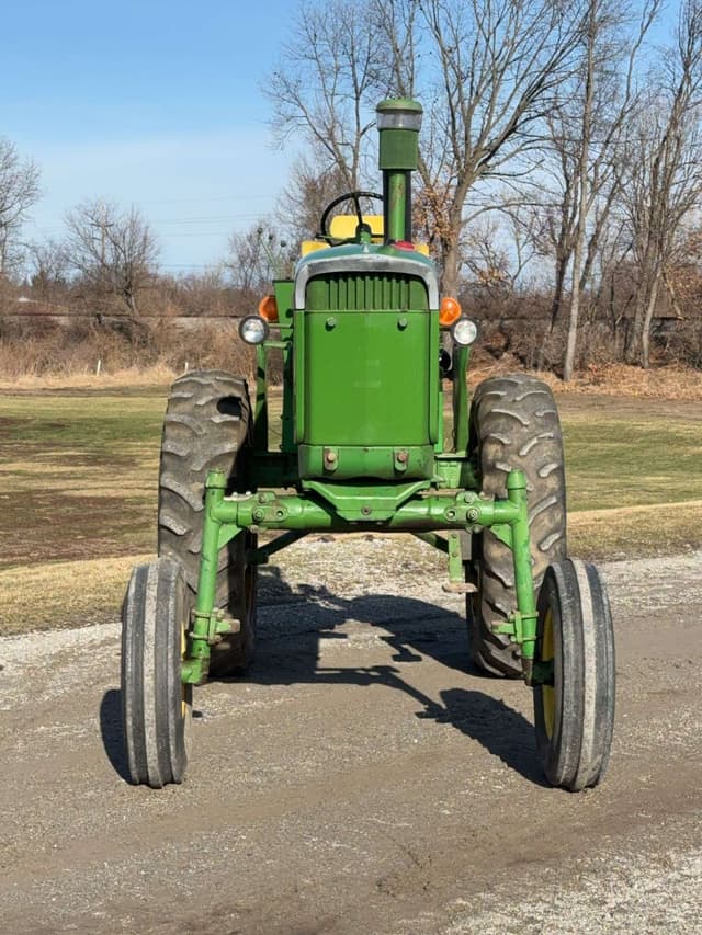 Image of John Deere 3020 equipment image 1