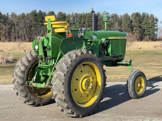Image of John Deere 3020 equipment image 4