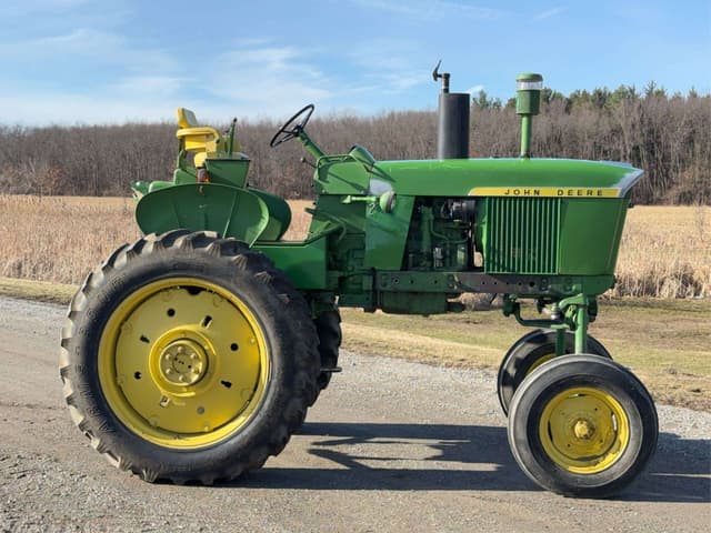 Image of John Deere 3020 equipment image 3