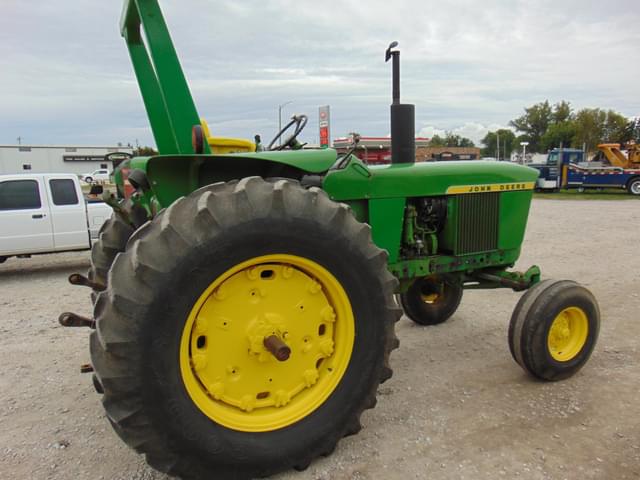 Image of John Deere 3020 equipment image 3