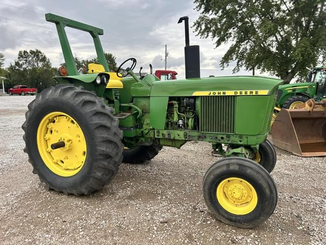 Image of John Deere 3020 equipment image 2