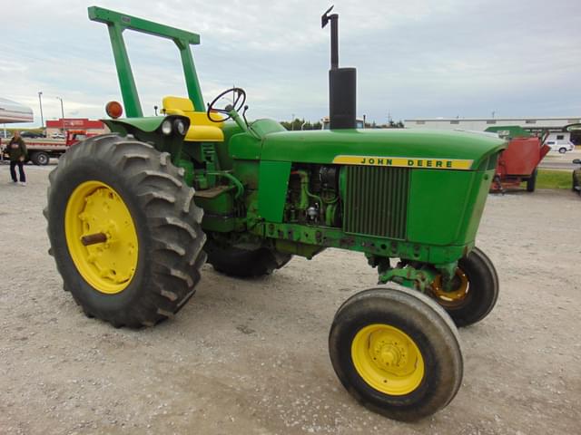 Image of John Deere 3020 equipment image 1