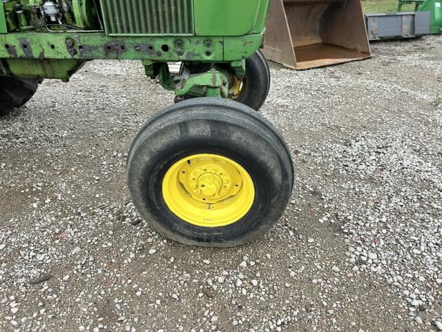 Image of John Deere 3020 equipment image 4