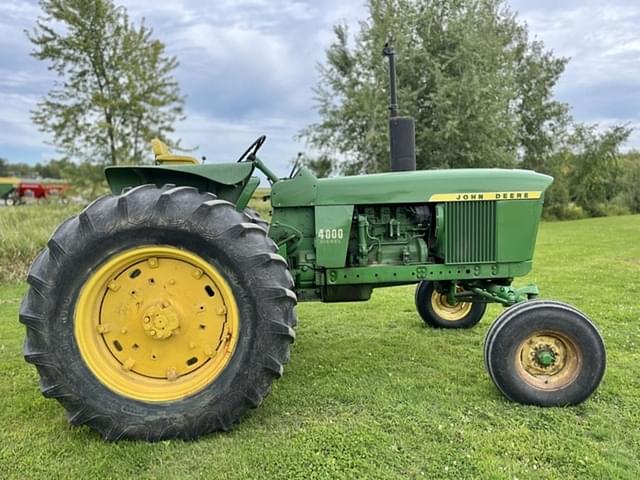 Image of John Deere 4000 equipment image 2