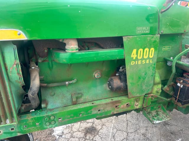 Image of John Deere 4000 equipment image 4