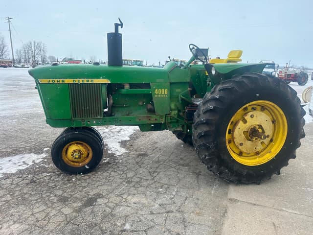 Image of John Deere 4000 equipment image 3