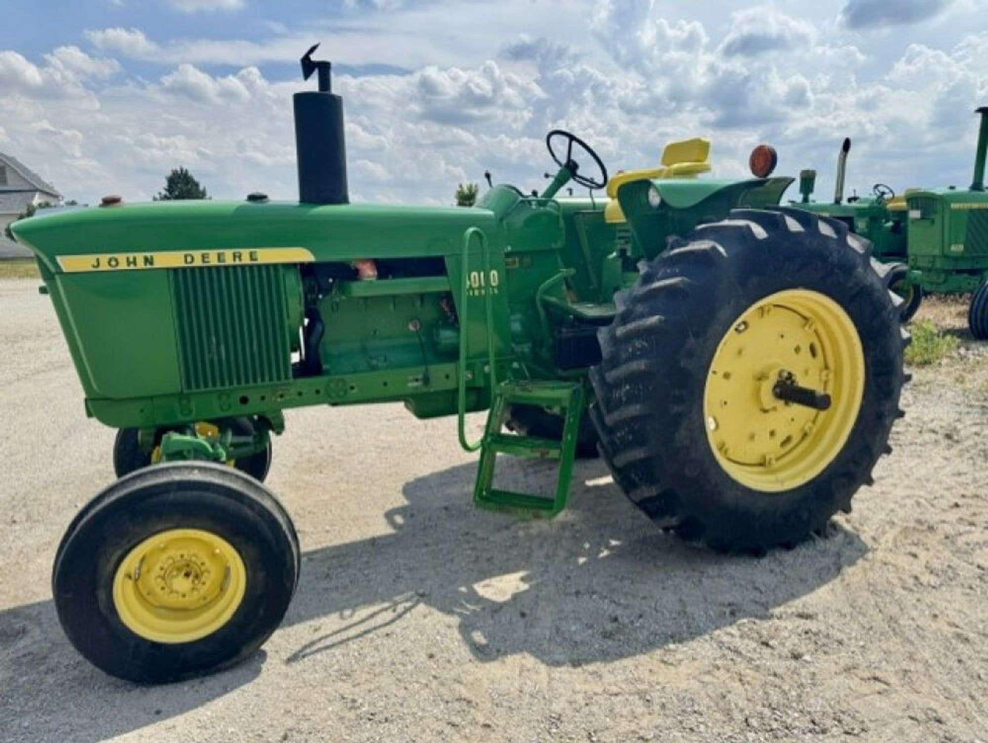 1971 John Deere 4000 Equipment Image0