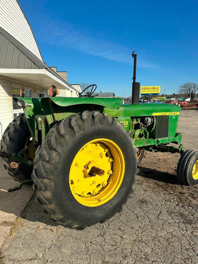 Image of John Deere 4020 equipment image 3