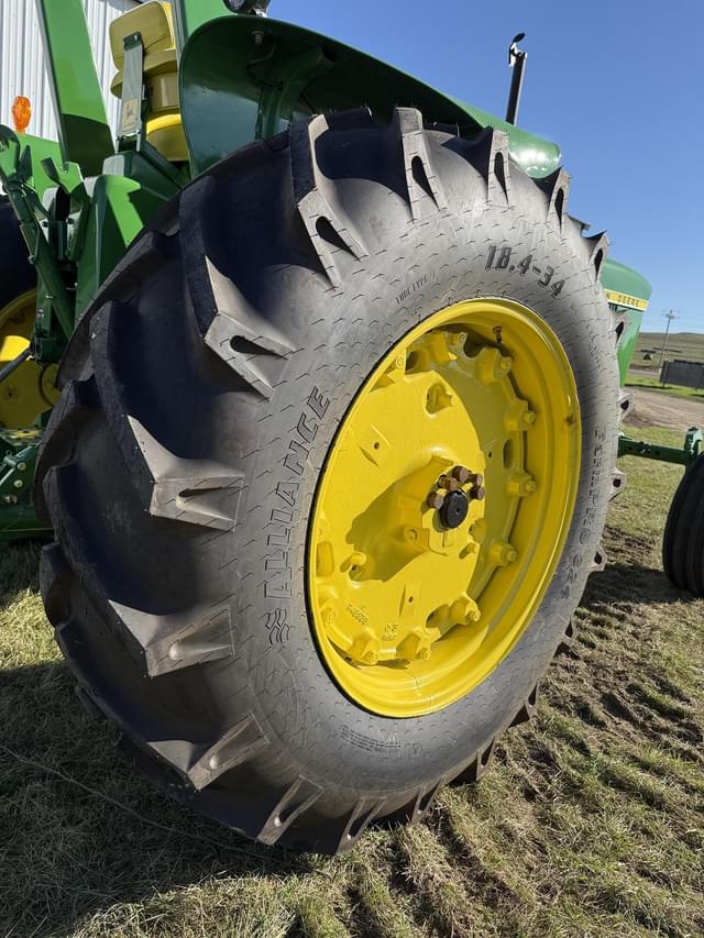 Image of John Deere 4020 equipment image 3