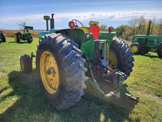 Image of John Deere 4020 equipment image 2