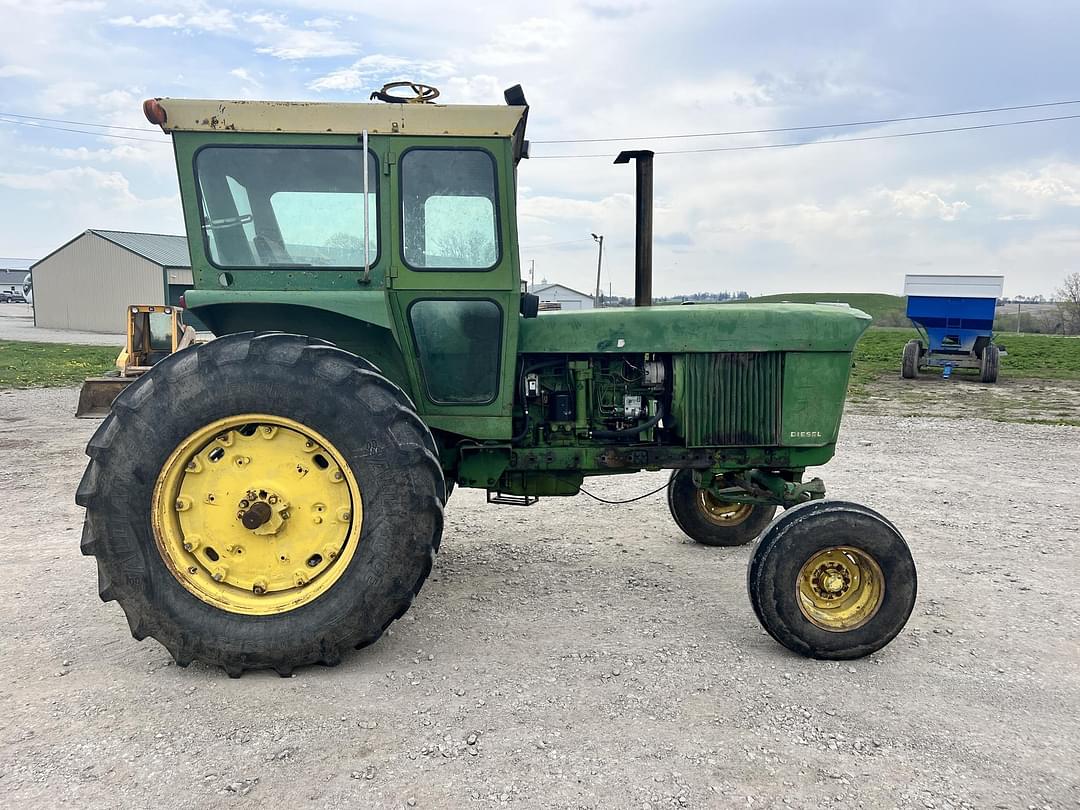 Image of John Deere 4320 Primary image