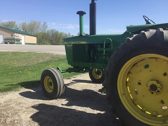 Image of John Deere 4320 equipment image 2
