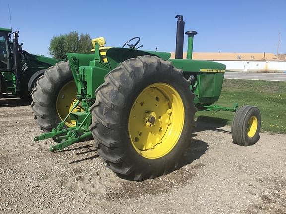 Image of John Deere 4320 equipment image 1