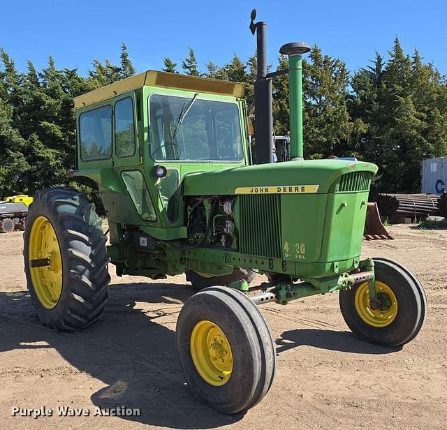 Image of John Deere 4320 equipment image 2