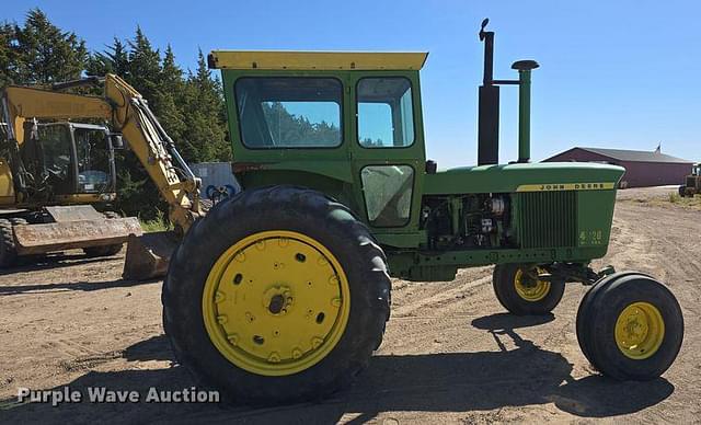 Image of John Deere 4320 equipment image 3