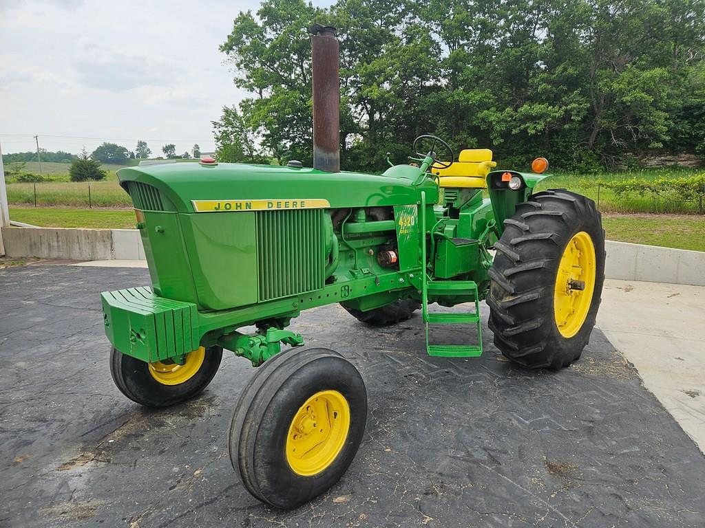 Image of John Deere 4320 Primary image