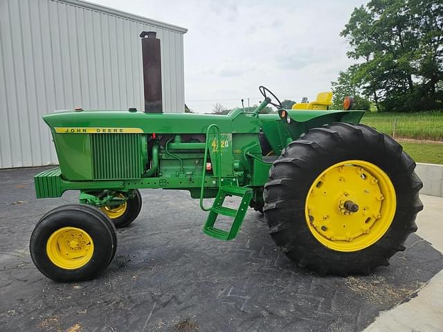Image of John Deere 4320 equipment image 1