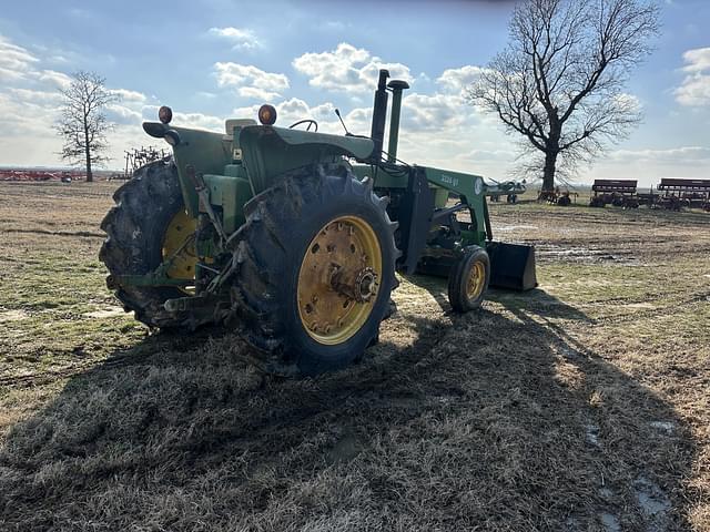 Image of John Deere 4320 equipment image 2