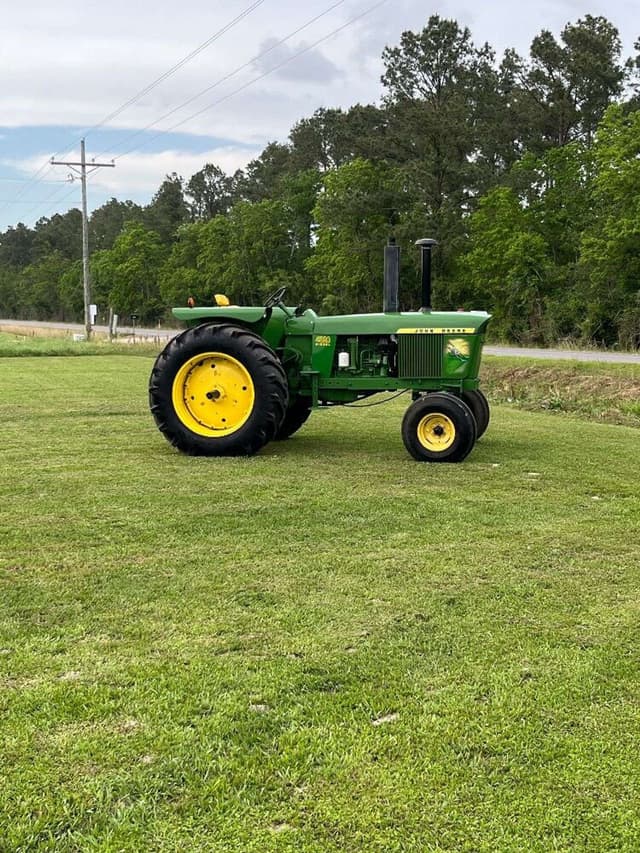 Image of John Deere 4320 equipment image 3