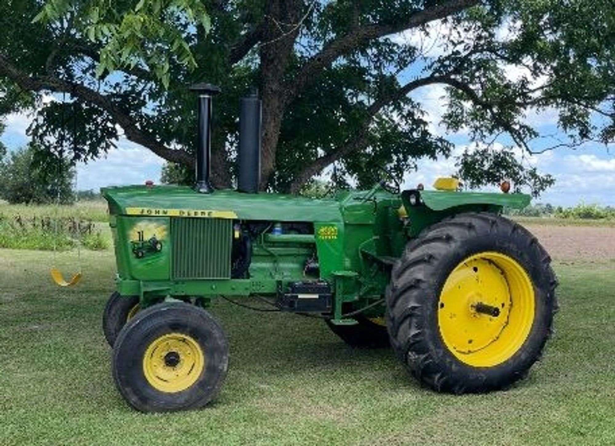 1971 John Deere 4320 Equipment Image0
