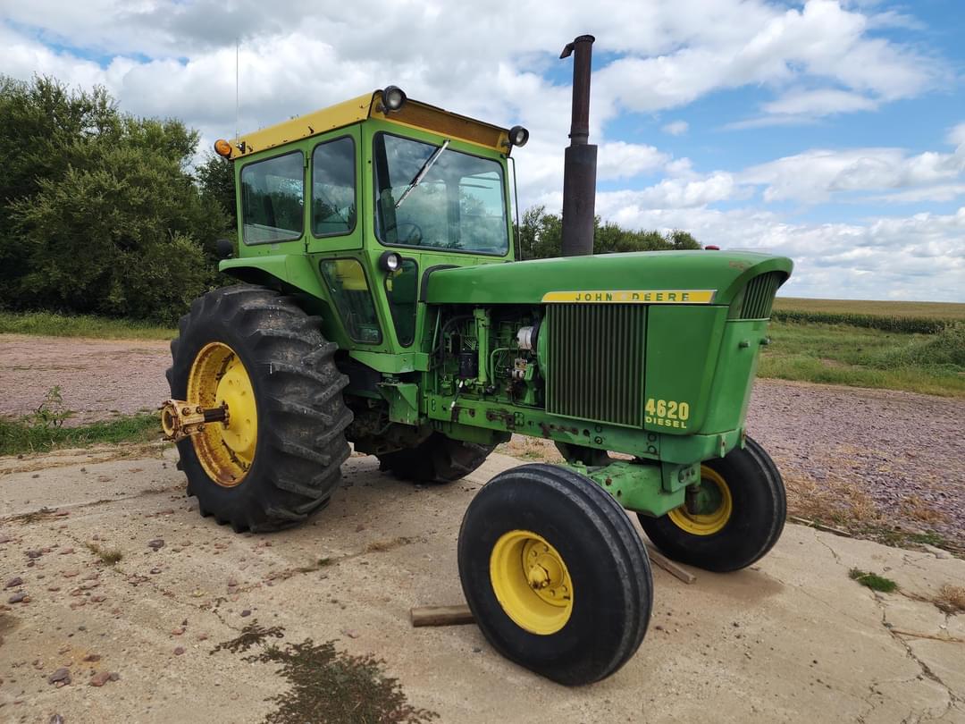 Image of John Deere 4620 Primary image