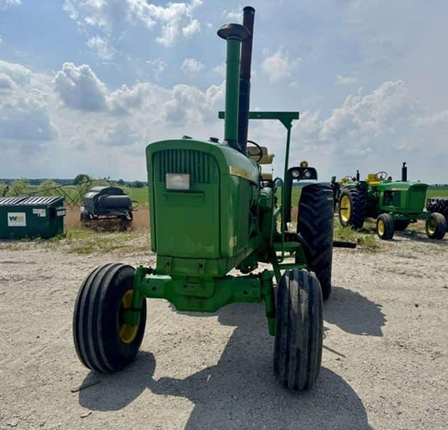 Image of John Deere 4620 equipment image 2